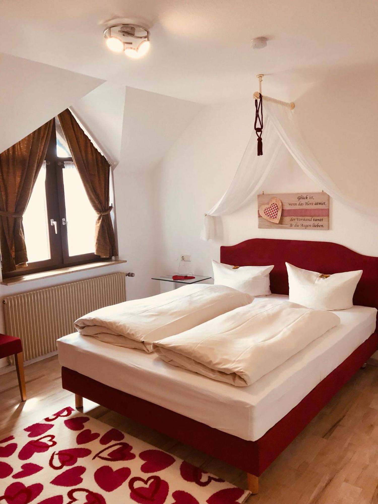 Gasthof Rhoenlust Hotel Bischofsheim an der Rhon Bagian luar foto